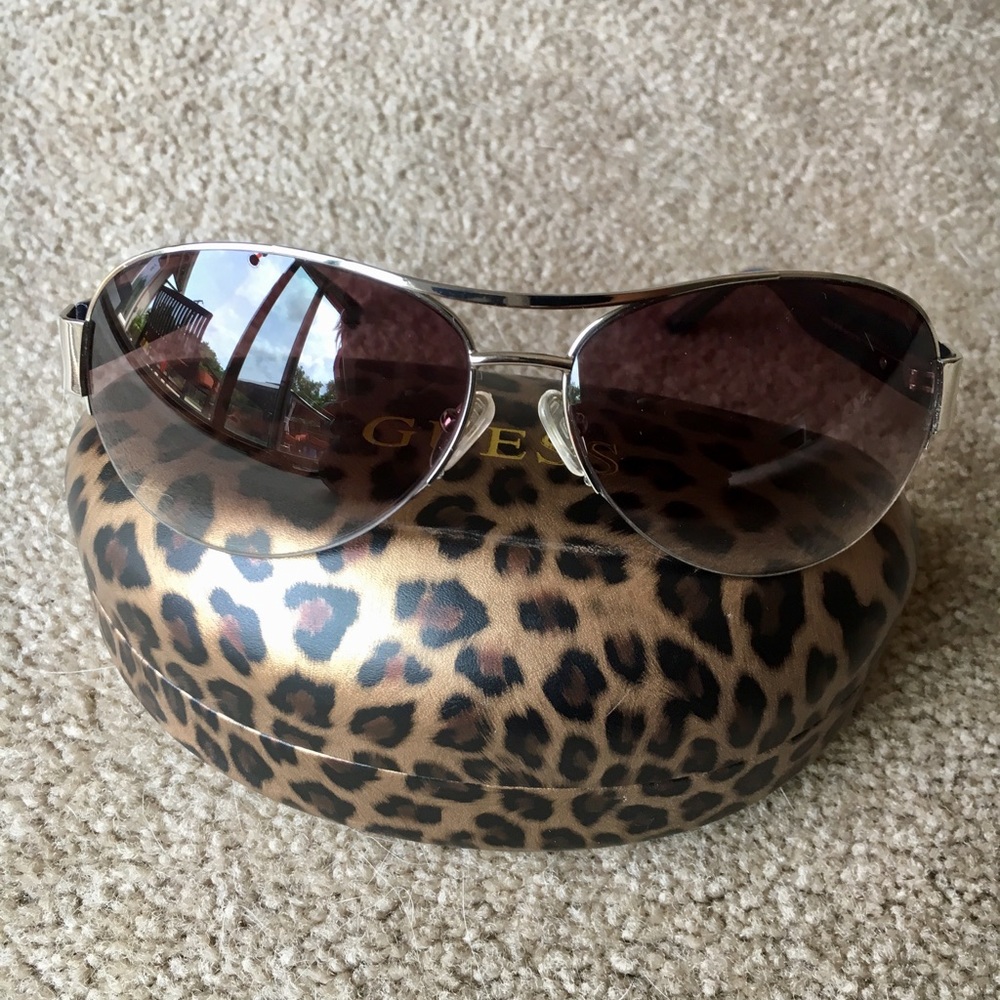 Guess sunglasses 😎